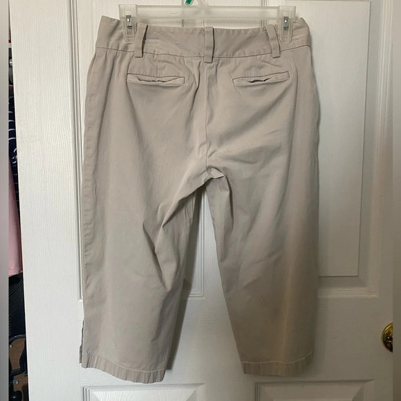 Ann Taylor capris petite size 2P - Picture 3 of 6